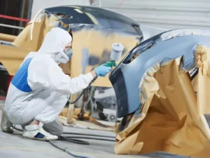 ورشة سمكرة ودهان سيارات متخصصة وحديثة في الخبر 